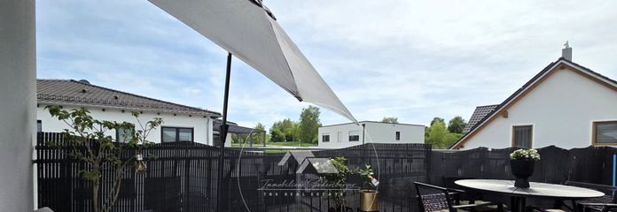 Exklusives Juwel mit großem Balkon, Designküche &amp; hochwertiger Ausstattung in Top-Lage von Teublitz – Sonnenbalkon