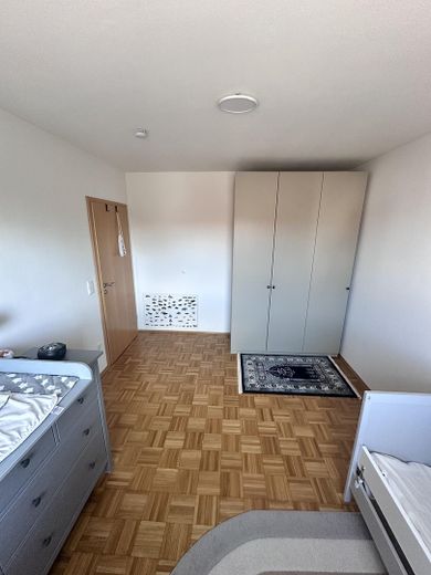 Raumwunder in Bestlage -Stillvolle DHH mit 7 Zimmern & TOP Energieeffizienz A+ – Kinderzimmer 2