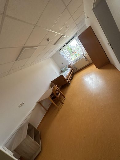 Neu in Celle-Garßen / Senioren Wohngemeinschaft sucht Mitbewohner – Zimmer 2