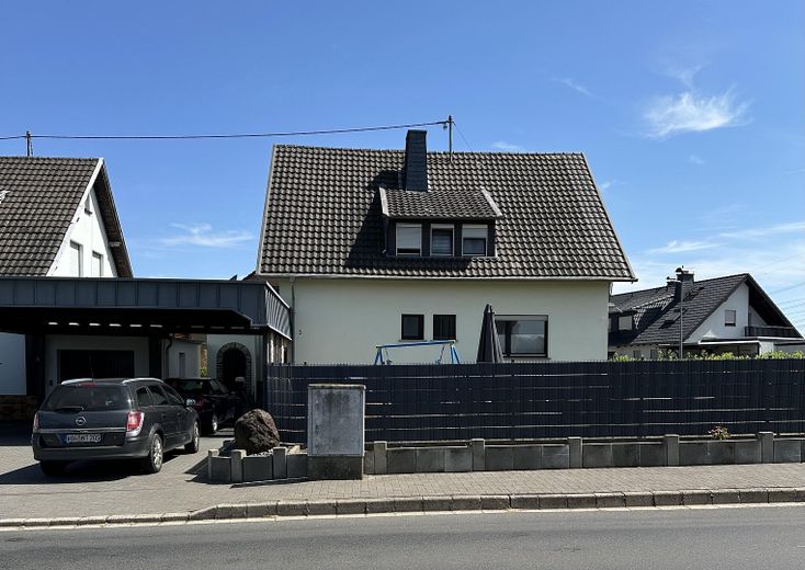 Gemütliche 3-Zimmer-Erdgeschosswohnung mit Garten und Carport in Niederlützingen – Foto 3