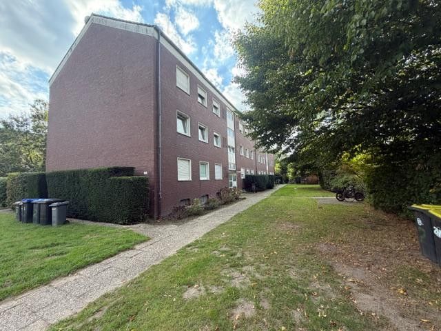 78 qm, herrliche und lichtdurchflutete 3 ZKB mit Balkon im 1.OG, Emsnähe – Außenansicht Vorderseite