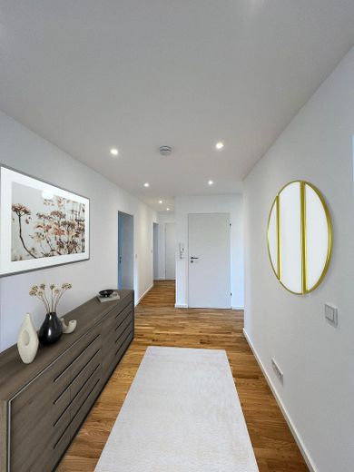 Großzügiger Eingang und Flur