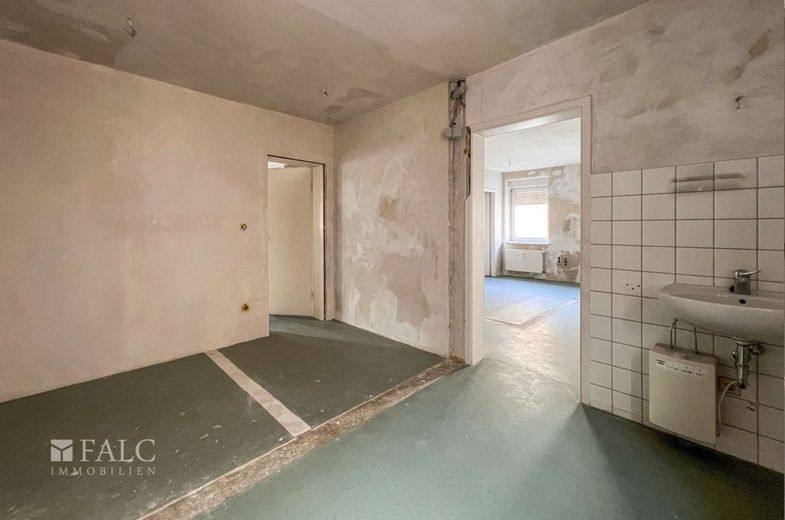Flexible Praxis- oder Büroräume im 1. Obergeschoss - Ausbau nach Absprache möglich – Zimmer-5