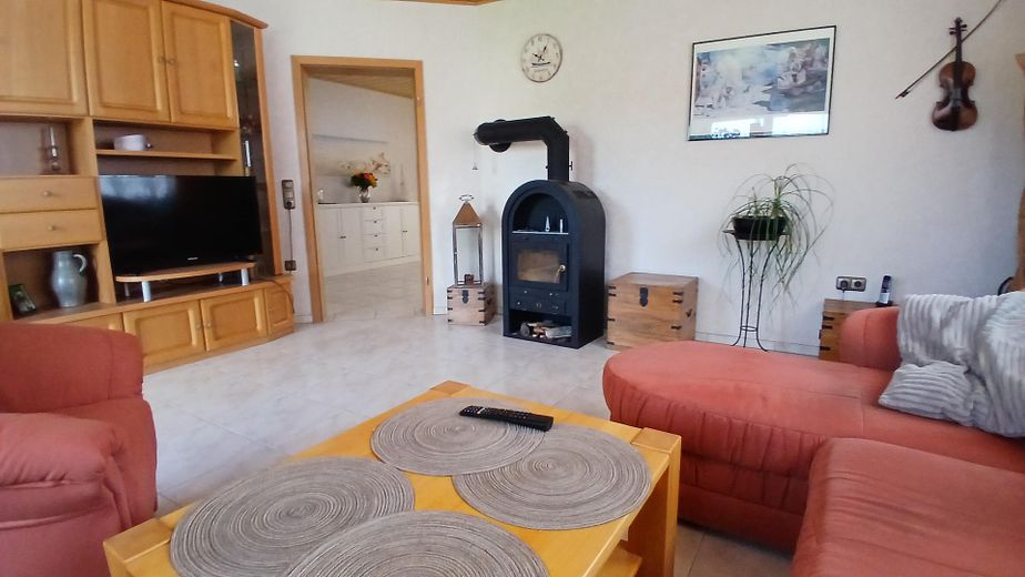 Wohnzimmer mit Kaminofen