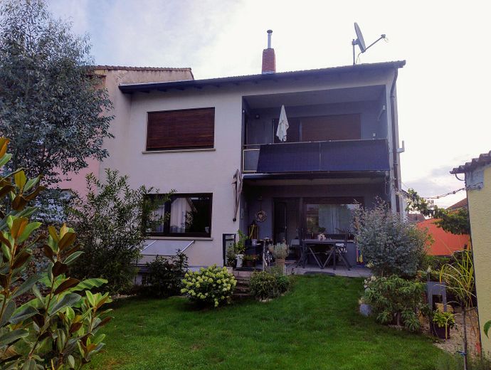 Blick vom Garten auf's Haus