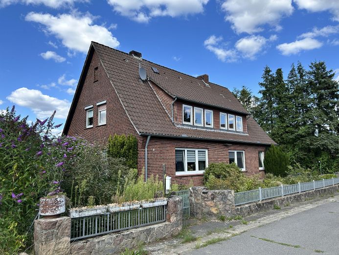 Solider Rotklinker mit vielen Möglichkeiten – Süd-West-Ansicht