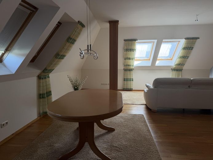 Lichtdurchflutete 2-Zimmer-Dachgeschosswohnung mit zusätzlichem Wohnbereich im Spitzboden – Foto 14