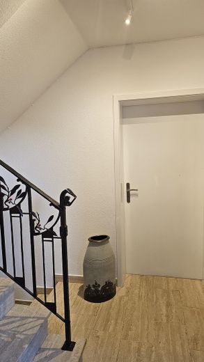 Abitare con tranquillità e stile tra Monaco e le montagne - completamente arredato – Eingangsbereich