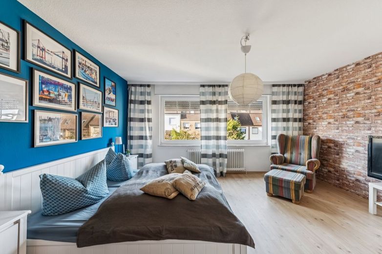 Wohnen wo andere Urlaub machen
---5 wohnliche Zimmer warten auf Sie--- – Zimmer 1 OG