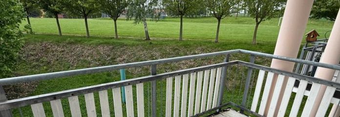 ! 1.OG mit Balkon + Bad mit Dusche + offene Küche !