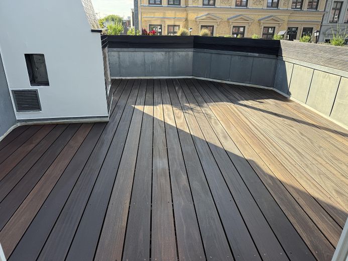 Dachterrasse im Zentrum