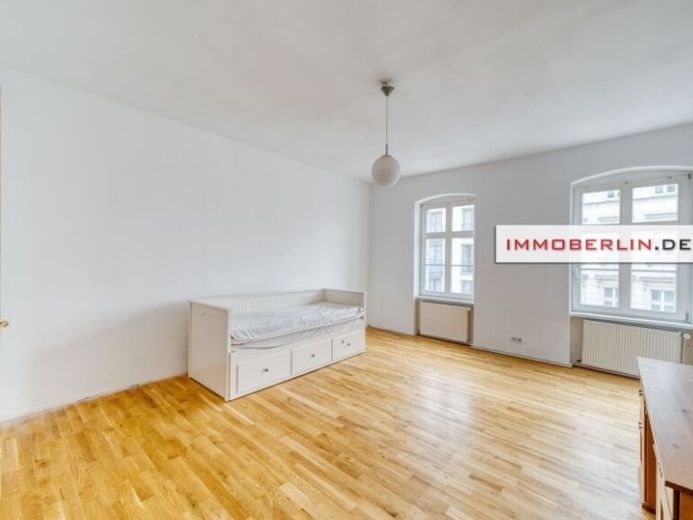 IMMOBERLIN.DE - Raumstarke gepflegte Altbauwohnung in ruhiger Stadtlage nahe dem Engelbecken – Foto 1