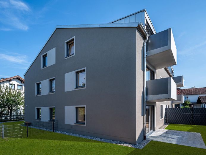 Neubau-Gartenwohnung, 2 Zimmer, bezugsfertig & provisionsfrei, KfW 40 QNG | Parsdorf bei München – Garten und Terrasse