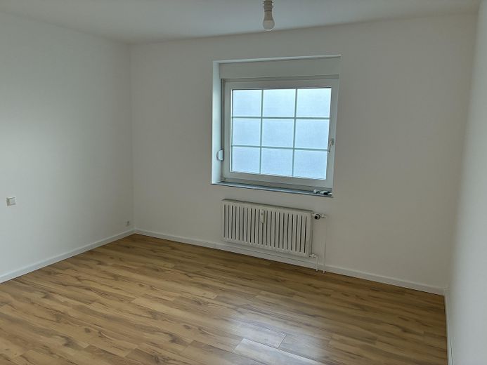 PROVISIONSFREI: Stillvolle 2-Zimmer-Erdgeschosswohnung mit Südterrasse und eigenem Garten – Schlafzimmer