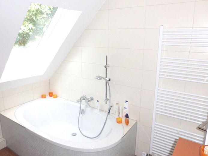 Top Lage in Rotherbaum !!! Traumhaftes Penthouse, 84 m" Grundfläche!, in ruhigem Jugendstilvilla – Badewanne