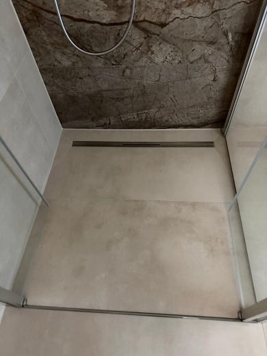 Sofort einziehen: Exklusive Neubauwohnung am Steinberger See mit Terrasse – Bodengleiche Dusche