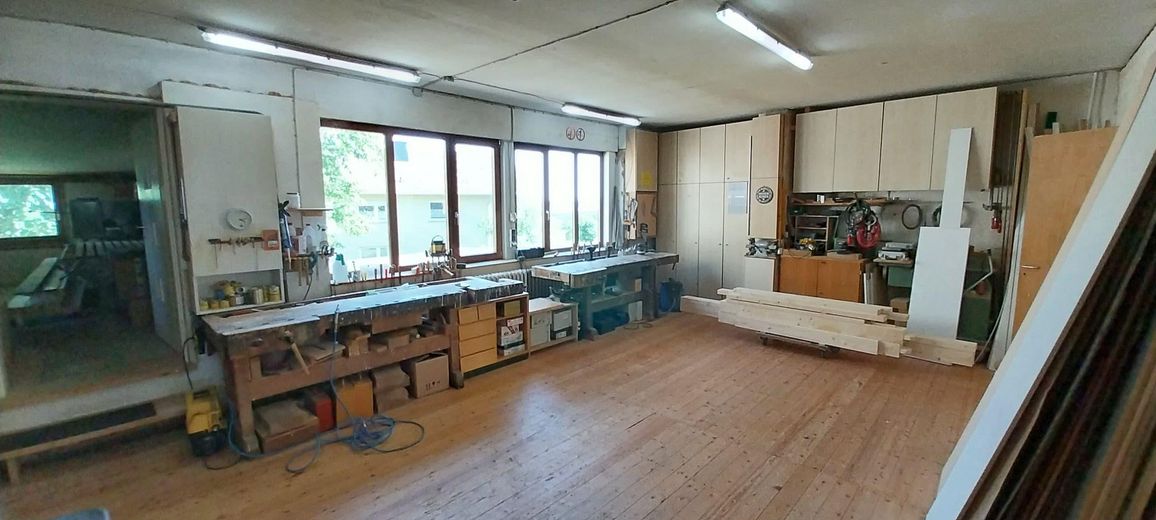 Casa unifamiliare con officina – spazio per vivere e creare – Werkstatt