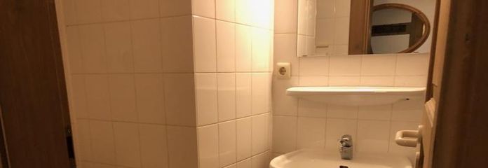 72dba2bd2e09915c6e0128724ff2b4270e4bab8e.jpg