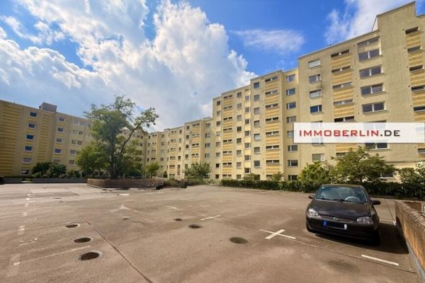 IMMOBERLIN.DE - Luminoso appartamento con loggia esposta a ovest e posto auto in posizione tranquilla