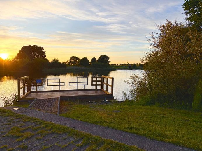 Jak nowy drewniany bungalow klasy A+ w pobliżu Eidery – ogród, widok na pola, bez prowizji – Angel-/Badestelle