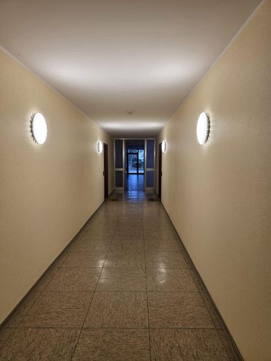 Barrierefrei & kernsaniert: 3-Zimmer-Wohnung mit Balkon, Keller & Stellplatz – Foto 3