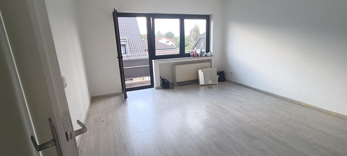 mieszkanie 1,5-pokojowe na 1. piętrze w domu 6-rodzinnym – Wohn-/Schlafzimmer (2)