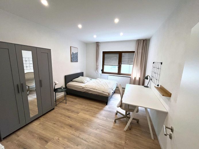 Provisionsfrei: Möblierte 2er WG-Wohnung in Nürnberg | 6,2 % Rendite | Erstbezug – Schlafen 1