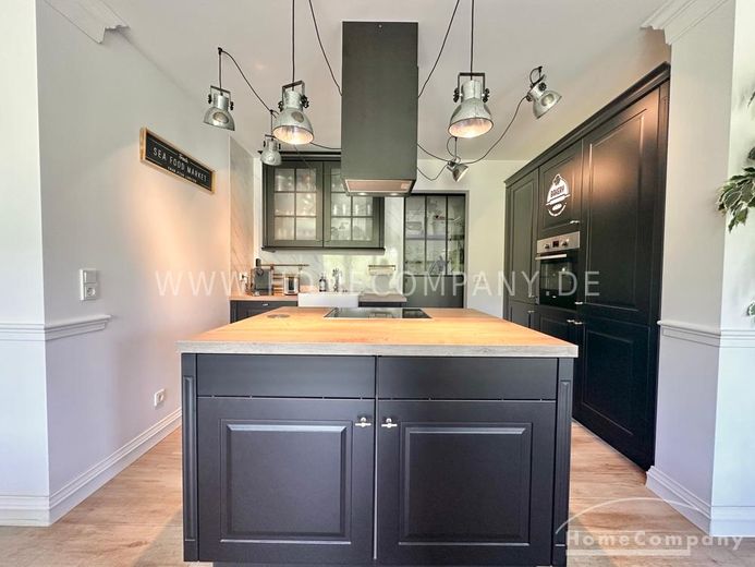 Lichtdurchflutete Designwohnung mit Balkon – 1618a50f1b351e3535701b92a79b7f007798bd00.jpg