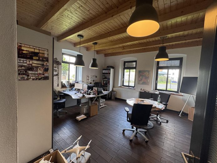 Büro 1