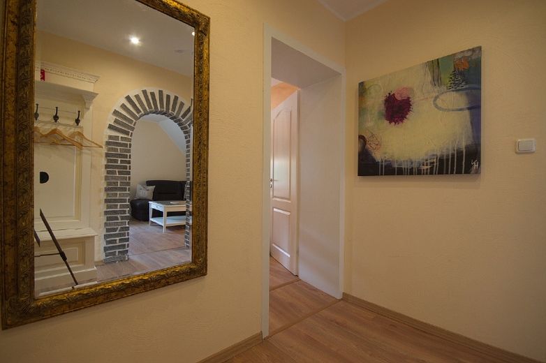Spacious apartment with two bedrooms and internet access, very good public transport connections – f60a9865ac34762e15de84db821e6d00b91d2371.jpg