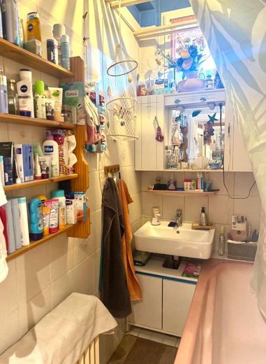 3 Zimmer Altbauwohnung in Nippes mit Garage ohne Makler – Badezimmer