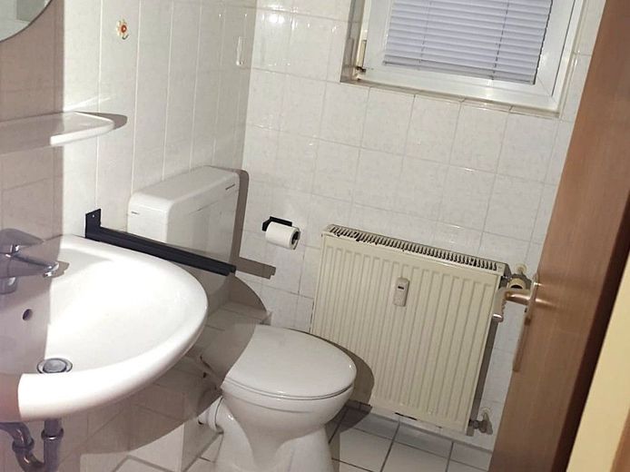 Warum noch Miete zahlen ? Einzimmerwohnung im Herzen von Rotenburg – Bad
