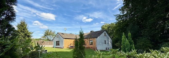 Ansicht Wohnhaus und Garten