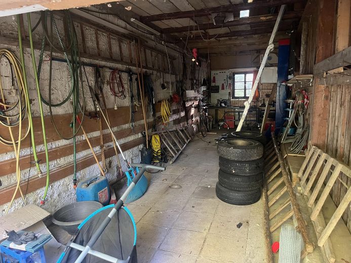 Wohnung im Grünen mit Garten und Hobby-Schrauberwerkstatt – Hobbywerkstatt