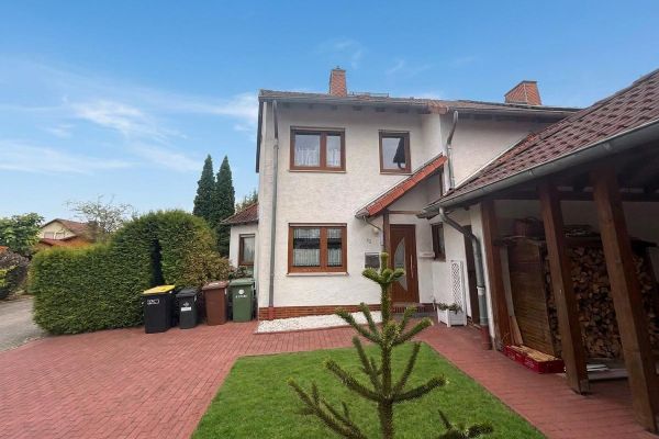 Paradiso per famiglie con giardino da sogno sul lago Leiselsee – vivere in tranquillità con collegamenti perfetti