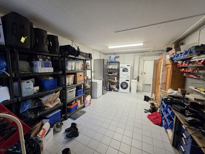 Israelsdorf: Gepflegtes EFH mit Einliegerwohnung nahe Naturschutzgebiet – Vorrats-_Wäscheraum, 22,4 qm