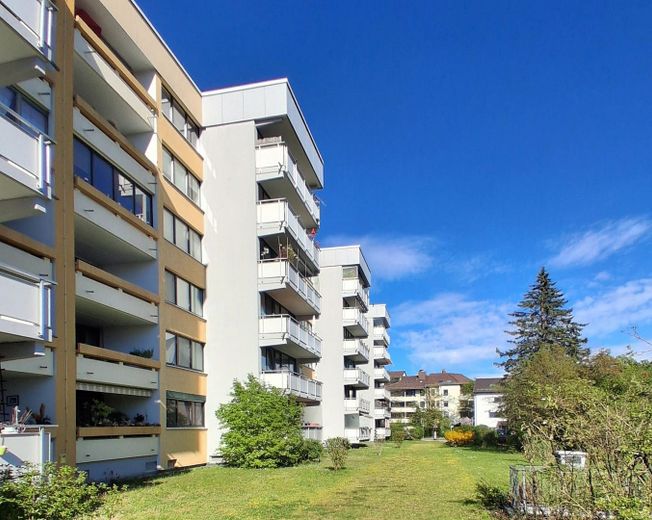 Helle 3-Zimmer Wohnung 70 m2 München Unterhaching mit Balkon Erstbezug nach Vollrenovierung – Fassade