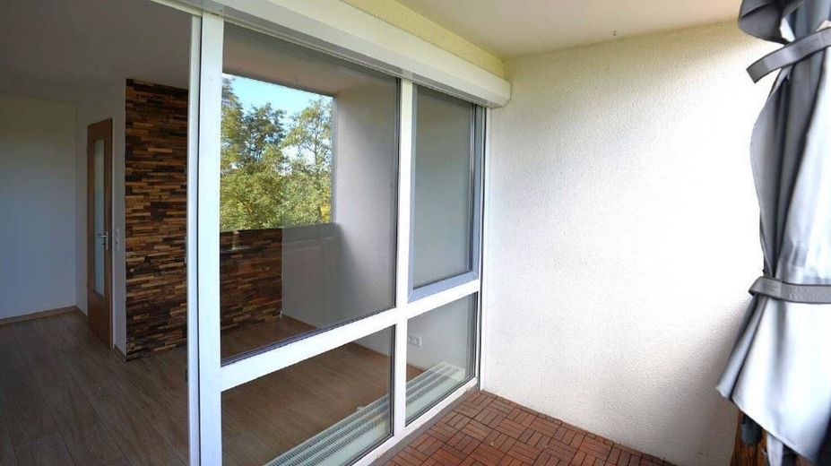 Zweitbezug! Große 3-Zimmer mit Tiefgarage, EBK, Balkon und Wanne am See! – Balkon