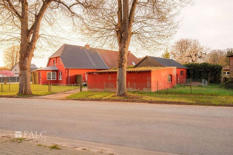 +++ Charmante DHH mit sonnigem Hof - Ihr neues Zuhause! +++ – Außenansicht VII