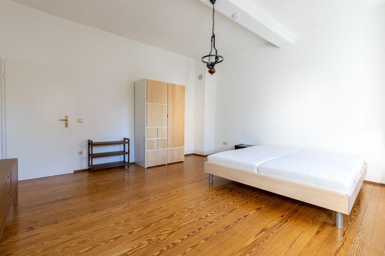 Charmante & geräumige Altbauwohnung im Herzen von Wiesloch – Unschlagbare Innenstadtlage – Zimmer 2