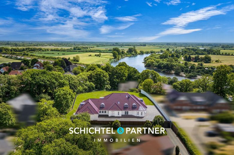 Baden | Herausragende Luxusvilla am Weserhang mit Wellness-Landschaft – S&amp;P | Luftansicht