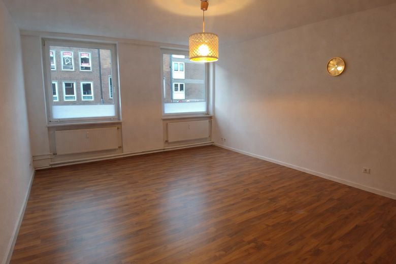 ***Amplio apartamento en propiedad de 2 habitaciones en el centro de Lübeck*** – Foto 2