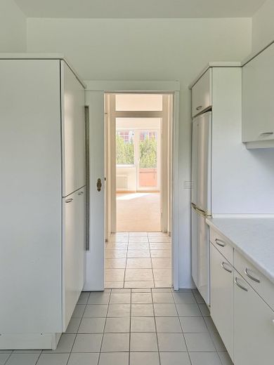 Helle 3-Zimmer-Wohnung mit Balkon in Westend – Küche
