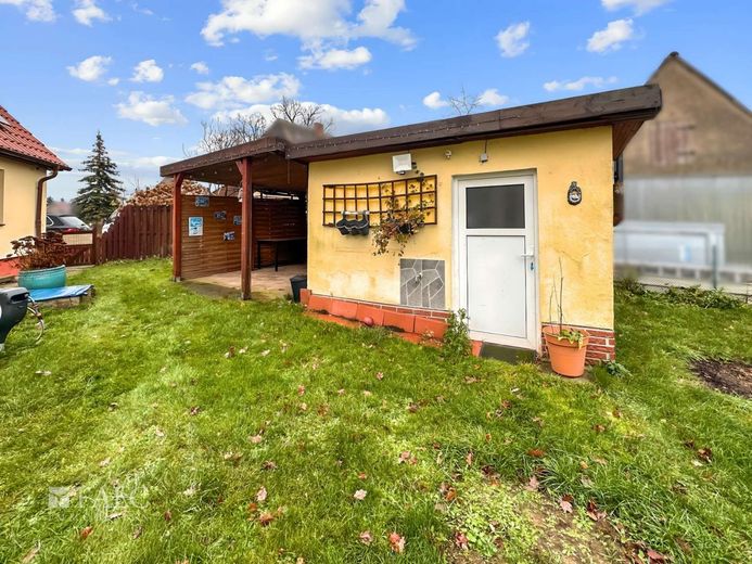 ***Einfamilienhaus mit Charme und vielseitigem Nebengelass*** – Werkstatt mit Überdachung
