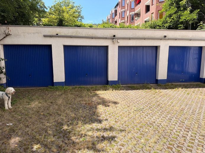 Privat & ruhig Wohnen auf 152qm über den Dächern von St. Georg – Einzelgarage anmietbar