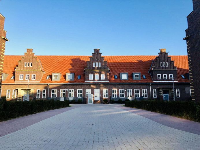 Açık mutfak, balkon ve park yerli 2 odalı yüksek zemin kat daire! – Vorderansicht