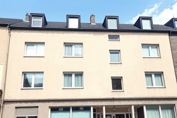 Wohn- und Geschäftshaus in Duisburg-Mittel-Meiderich – voll vermietet & renditestark mit 5WE und 2GE