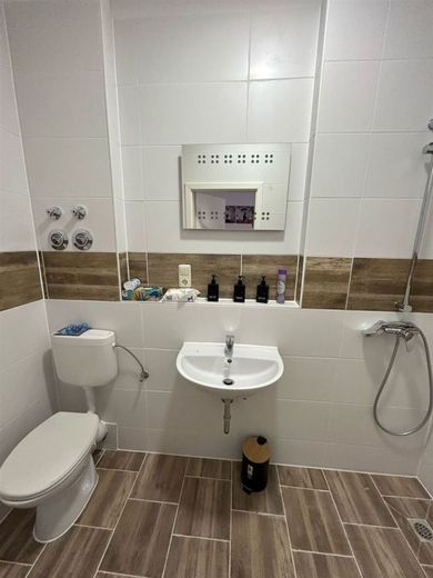 Drugi najem po remoncie.! Kompaktowe loft 1-pokojowe w oficynie z prysznicem i laminatem w centralnej lokalizacji! Kuchnia w zabudowie możliwa. – PHOTO-2025-03-03-12-25-17_3