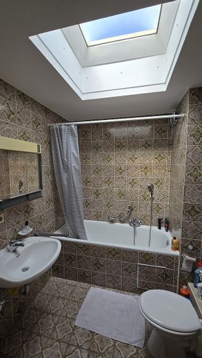Reihenendhaus in beliebter Lage von Pforzheim Sonnenhof – Badezimmer