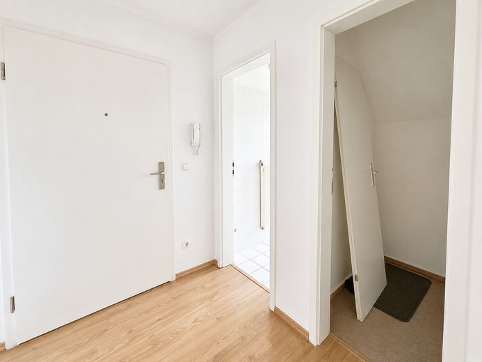 3-Zimmer-Dachgeschosswohnung mit tollem Grundriss – Eingang
